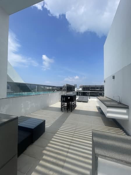 Trilight, 7 Newton Road, 4 Bedrooms, 5,802 sqft, Condominium For Sale, by Marvin Ng K H, 500198679 - Pool - PropertyGuru.com.sg