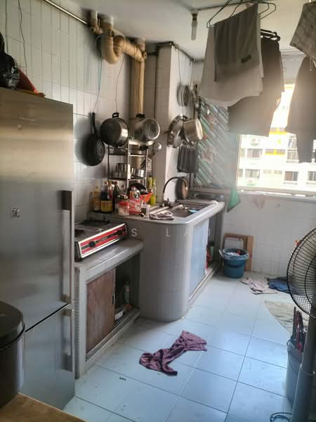 305 Yishun Central, 305 Yishun Central, 3 Bedrooms, 1,062 sqft, HDB Flat For Sale, by T.S Lau, 500198689 - Kitchen - PropertyGuru.com.sg