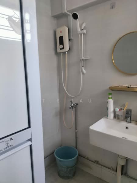 305 Yishun Central, 305 Yishun Central, 3 Bedrooms, 1,062 sqft, HDB Flat For Sale, by T.S Lau, 500198689 - Bathroom - PropertyGuru.com.sg