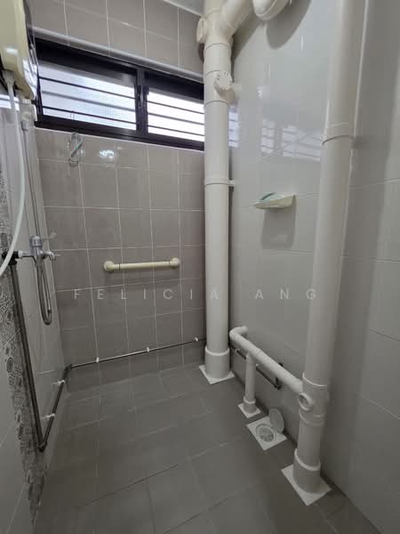 501 Bedok North Street 3, 501 Bedok North Street 3, 2 Bedrooms, 753 sqft, HDB Flat For Sale, by Felicia Ang, 500198698 - Bathroom - PropertyGuru.com.sg