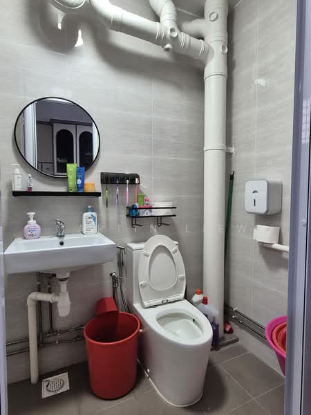111 Lengkong Tiga, 111 Lengkong Tiga, 4 Bedrooms, 1,345 sqft, HDB Flat For Sale, by Martin Liew, 500198702 - Bathroom - PropertyGuru.com.sg