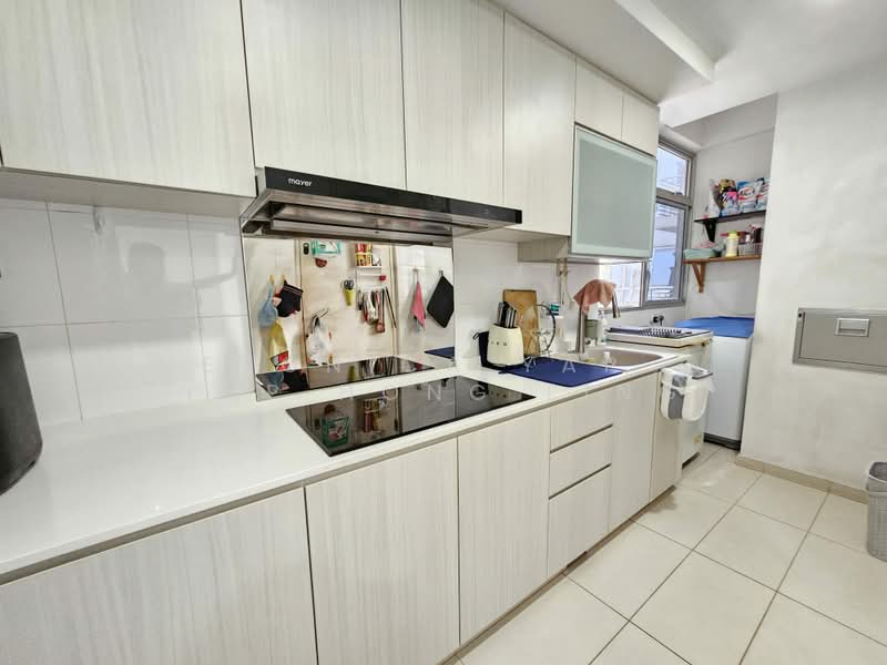 Oasis @ Elias, 60 - 72 Elias Road, 4 Bedrooms, 1,410 sqft, Condominium For Sale, by Veronica Yap @ Yap Hong Ling, 500198704 - Kitchen - PropertyGuru.com.sg