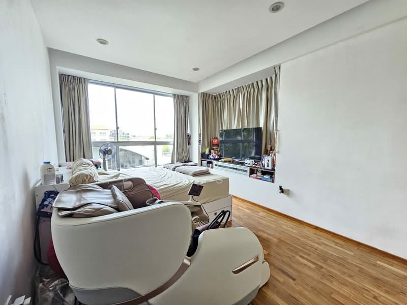 Oasis @ Elias, 60 - 72 Elias Road, 4 Bedrooms, 1,410 sqft, Condominium For Sale, by Veronica Yap @ Yap Hong Ling, 500198704 - Bedroom - PropertyGuru.com.sg