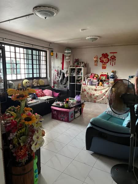 717 Yishun Street 71, 717 Yishun Street 71, Room Rental, 300 sqft, HDB Flat For Rent, by Hong Meiyu, 500198706 - Living Room - PropertyGuru.com.sg