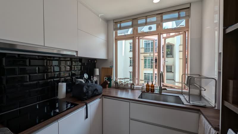 Le Hill, 44 Pasir Panjang Hill, 2 Bedrooms, 1,012 sqft, Condominium For Sale, by Terry Lim, 500198713 - Kitchen - PropertyGuru.com.sg