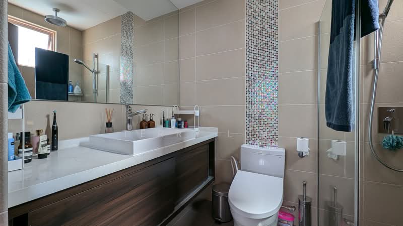 Le Hill, 44 Pasir Panjang Hill, 2 Bedrooms, 1,012 sqft, Condominium For Sale, by Terry Lim, 500198713 - Bathroom - PropertyGuru.com.sg