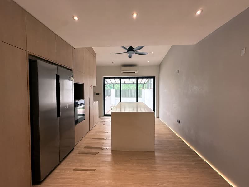 Clementi Gardens, Clementi Crescent, 4 Bedrooms, 2,500 sqft, Terraced House For Rent, by Jun Wei Lee, 500198724 - Kitchen - PropertyGuru.com.sg