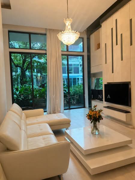 FH High ceiling 3bdrms ground floor at D9, Oxley walk, 3 Bedrooms, 1,809 sqft, Condominium For Sale, by Kelly Sutina Tan, 500198741 - Living Room - PropertyGuru.com.sg