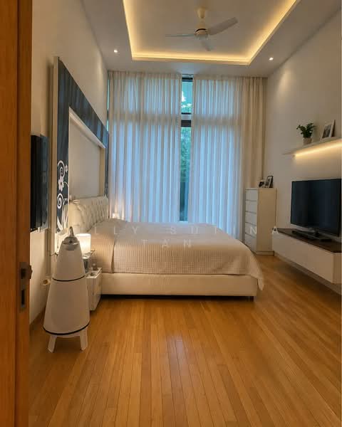 FH High ceiling 3bdrms ground floor at D9, Oxley walk, 3 Bedrooms, 1,809 sqft, Condominium For Sale, by Kelly Sutina Tan, 500198741 - Bedroom - PropertyGuru.com.sg