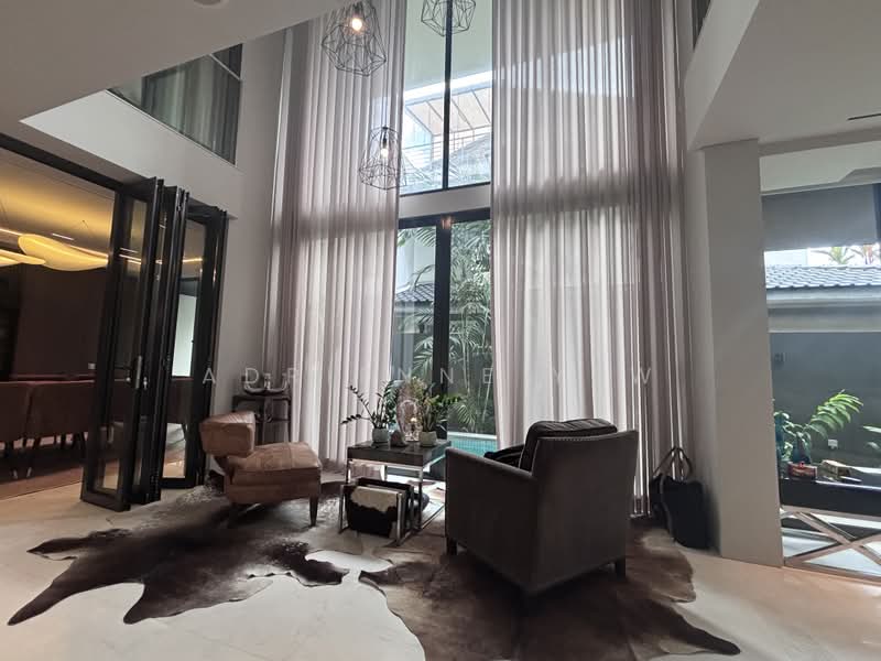 Jalan Jarak Semi-D TOP 2024, Jalan Jarak, 7 Bedrooms, 8,459 sqft, Semi-Detached House For Sale, by Adrienne Yew, 500198742 - Living Room - PropertyGuru.com.sg