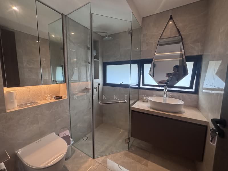 Jalan Jarak Semi-D TOP 2024, Jalan Jarak, 7 Bedrooms, 8,459 sqft, Semi-Detached House For Sale, by Adrienne Yew, 500198742 - Bathroom - PropertyGuru.com.sg