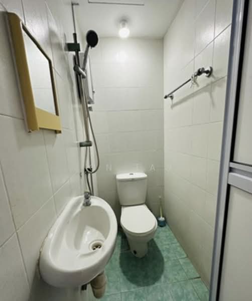 Avon Park, 1 Youngberg Terrace, Room Rental, 100 sqft, Condominium For Rent, by Jon Tan, 500198745 - Bathroom - PropertyGuru.com.sg