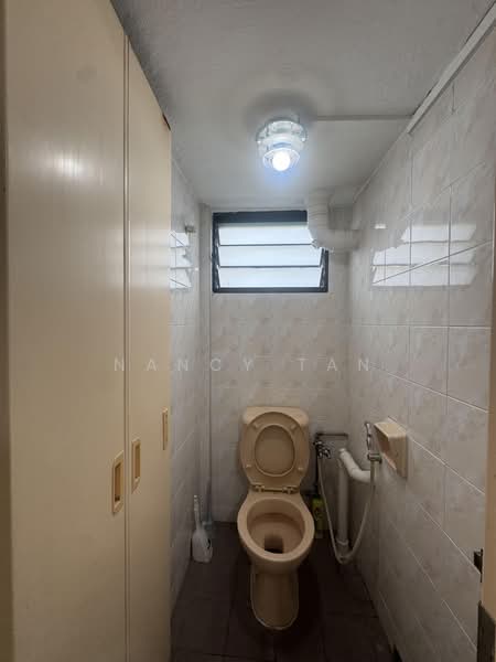 130 Bukit Merah - 3 room HDB, Bukit Merah view, 2 Bedrooms, 700 sqft, HDB Flat For Rent, by Nancy Tan, 500198747 - Bathroom - PropertyGuru.com.sg