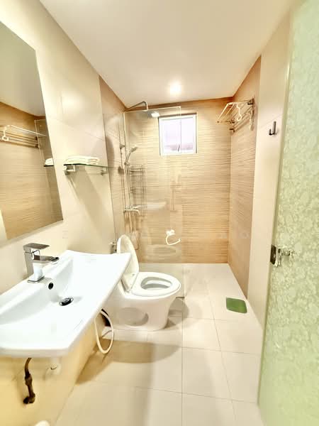 Fuyuen Court, 22 Lorong 35 Geylang, Room Rental, 100 sqft, Apartment For Rent, by Zheng Chao, 500198758 - Bathroom - PropertyGuru.com.sg