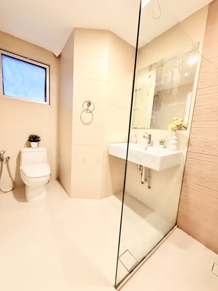 Fuyuen Court, 22 Lorong 35 Geylang, Eunos / Geylang / Paya Lebar, Room Rental, 240 sqft, Apartment For Rent, by Zheng Chao, 500198758 - Bathroom - PropertyGuru.com.sg