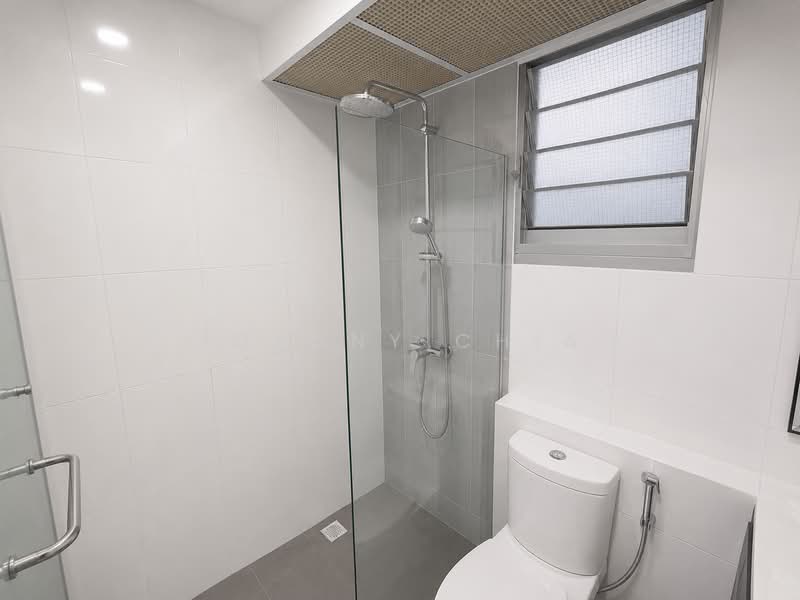 878A Tampines Avenue 8, 878A Tampines Avenue 8, 3 Bedrooms, 1,001 sqft, HDB Flat For Rent, by Johnny Chia, 500198762 - Bathroom - PropertyGuru.com.sg