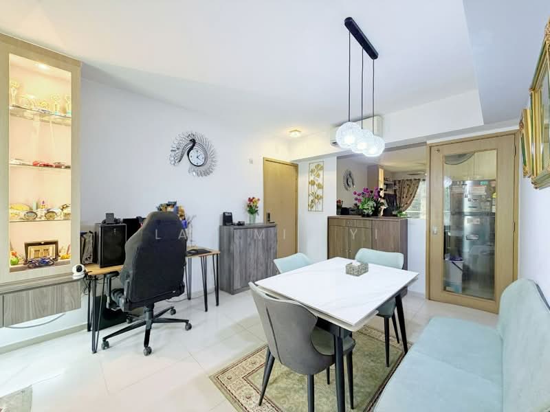 Westwood Residences EC, 184 Westwood Avenue, 3 Bedrooms, 1,033 sqft, Condominium For Sale, by Lam Min Yi, 500198773 - Living Room - PropertyGuru.com.sg