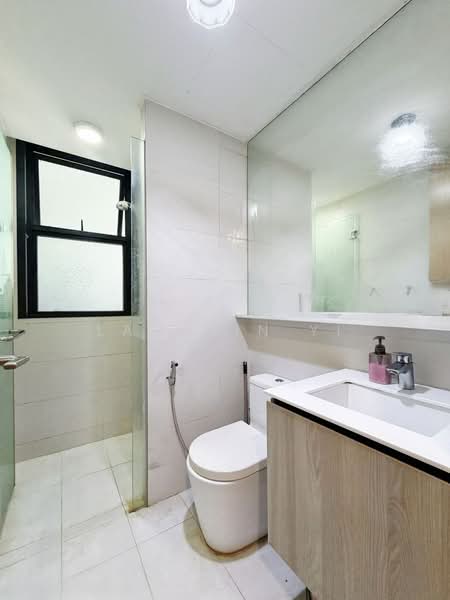 Westwood Residences EC, 184 Westwood Avenue, 3 Bedrooms, 1,033 sqft, Condominium For Sale, by Lam Min Yi, 500198773 - Bathroom - PropertyGuru.com.sg