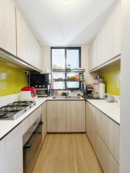 Westwood Residences EC, 184 Westwood Avenue, 3 Bedrooms, 1,033 sqft, Condominium For Sale, by Lam Min Yi, 500198773 - Kitchen - PropertyGuru.com.sg