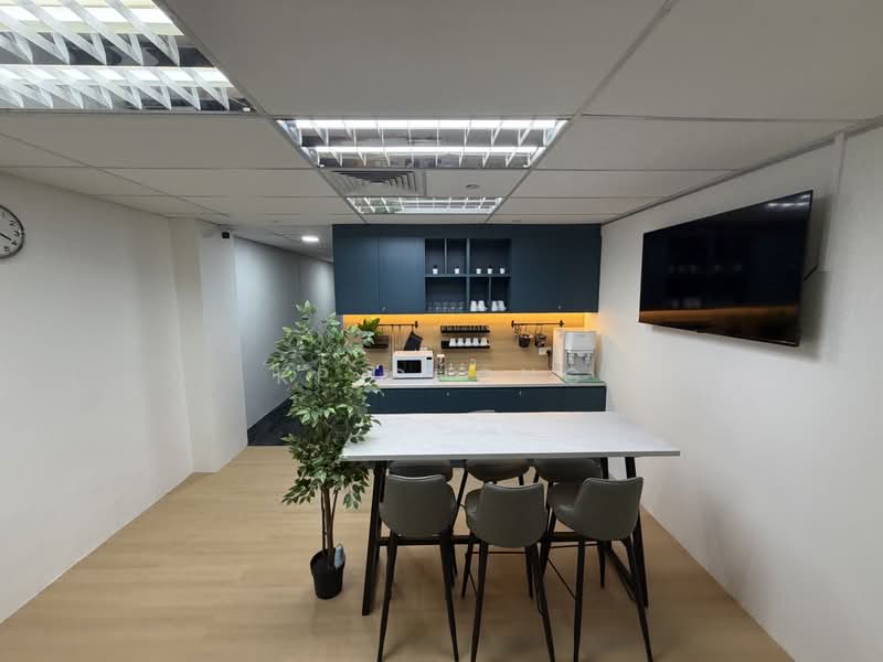 Orchard Towers, 400 Orchard Road, 110 sqft, Office For Rent, by KP Chong, 500198775 - Kitchen - CommercialGuru.com.sg