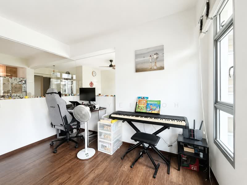 684C Edgedale Plains, 684C Edgedale Plains, 3 Bedrooms, 1,001 sqft, HDB Flat For Sale, by Kuanyee Goh, 500198783 - Study - PropertyGuru.com.sg