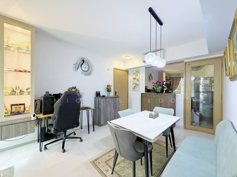 Westwood Residences EC, 180 Westwood Avenue, 3 Bedrooms, 1,033 sqft, Condominium For Sale, by Michelle Koo, 500198784 - Living Room - PropertyGuru.com.sg
