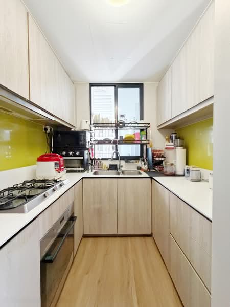 Westwood Residences EC, 180 Westwood Avenue, 3 Bedrooms, 1,033 sqft, Condominium For Sale, by Michelle Koo, 500198784 - Kitchen - PropertyGuru.com.sg