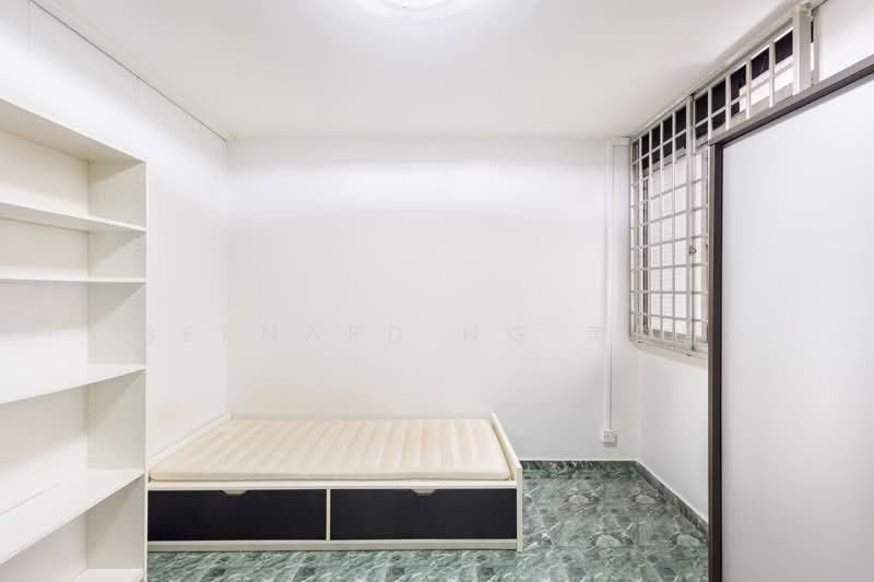 80B Lorong 4 Toa Payoh, 80B Lorong 4 Toa Payoh, 3 Bedrooms, 1,119 sqft, HDB Flat For Sale, by Bernard Ng 黄俊凯, 500198815 - Bedroom - PropertyGuru.com.sg
