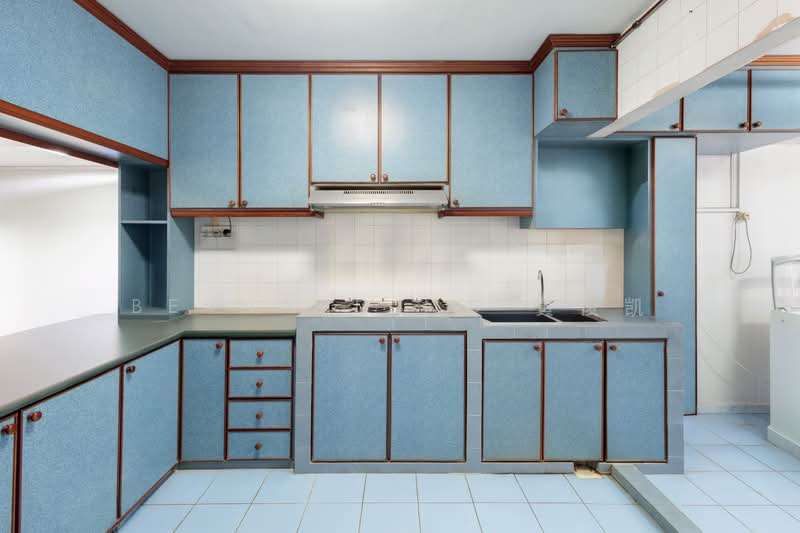 80B Lorong 4 Toa Payoh, 80B Lorong 4 Toa Payoh, 3 Bedrooms, 1,119 sqft, HDB Flat For Sale, by Bernard Ng 黄俊凯, 500198815 - Kitchen - PropertyGuru.com.sg