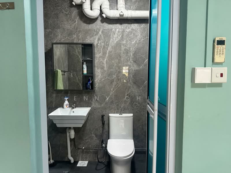 698A Hougang Street 61, 698A Hougang Street 61, Room Rental, 150 sqft, HDB Flat For Rent, by Jenny Chia, 500198833 - Bathroom - PropertyGuru.com.sg