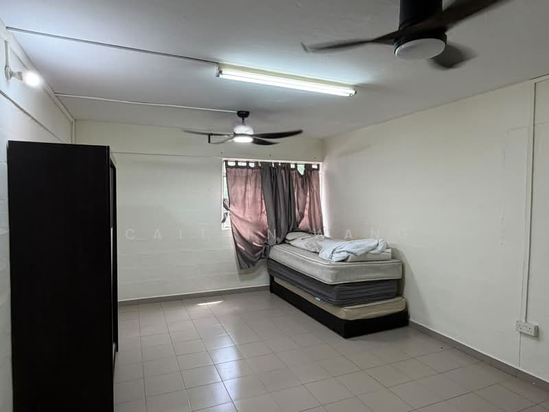 328 Clementi Avenue 2, 328 Clementi Avenue 2, 2 Bedrooms, 721 sqft, HDB Flat For Rent, by Caitlin Wang, 500198839 - Bedroom - PropertyGuru.com.sg