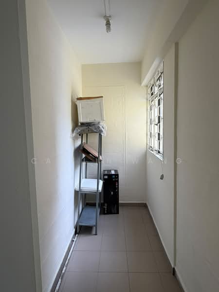 328 Clementi Avenue 2, 328 Clementi Avenue 2, 2 Bedrooms, 721 sqft, HDB Flat For Rent, by Caitlin Wang, 500198839 - Corridor - PropertyGuru.com.sg