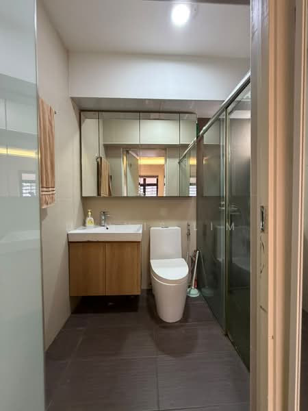 89 Tanglin Halt Road, 89 Tanglin Halt Road, 3 Bedrooms, 915 sqft, HDB Flat For Sale, by Dennis Lim, 500198843 - Bathroom - PropertyGuru.com.sg