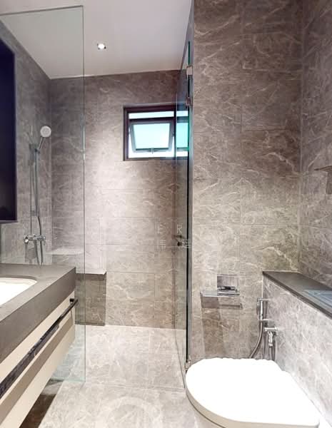 Parksuites, 18 Holland Grove Road, 2 Bedrooms, 1,098 sqft, Condominium For Sale, by Xavier Aw (欧伟廷), 500198845 - Bathroom - PropertyGuru.com.sg