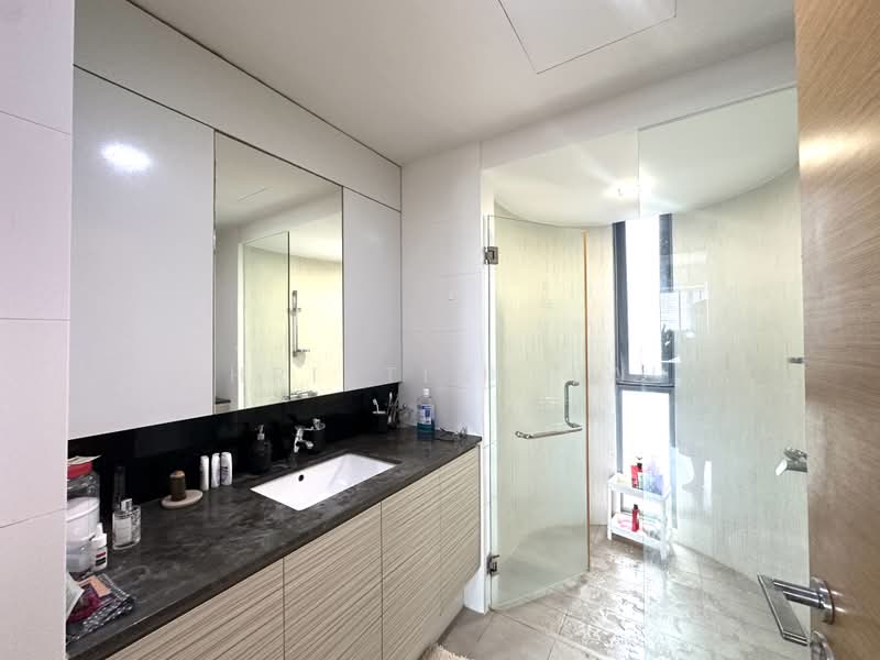 Double Bay Residences, 21B Simei Street 4, 4 Bedrooms, 1,550 sqft, Condominium For Sale, by Christina Lau, 500198880 - Bathroom - PropertyGuru.com.sg
