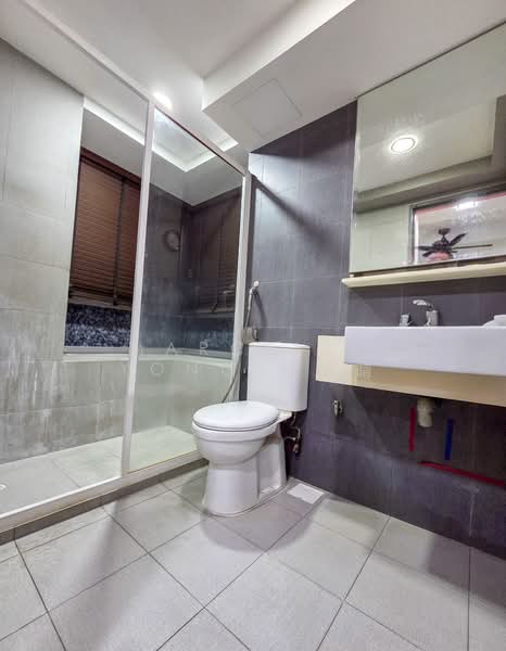 138A Lorong 1A Toa Payoh, 138A Lorong 1A Toa Payoh, 3 Bedrooms, 1,259 sqft, HDB Flat For Sale, by Marcella Yong 杨惠晴, 500198898 - Bathroom - PropertyGuru.com.sg