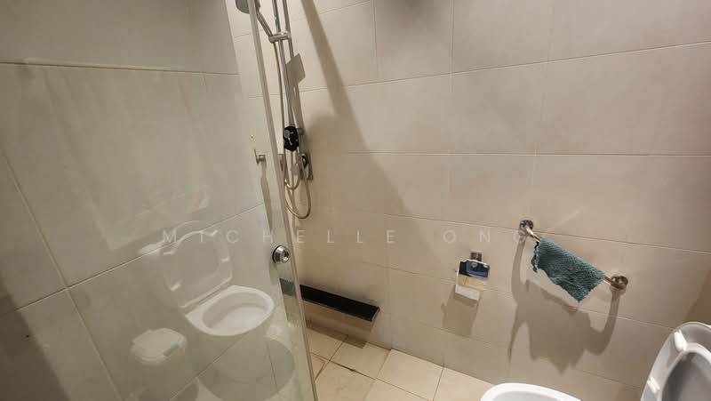 Pavilion Park, Pavilion Circle, 5 Bedrooms, 3,000 sqft, Corner Terrace For Sale, by Michelle Ong, 500198915 - Bathroom on first level - PropertyGuru.com.sg