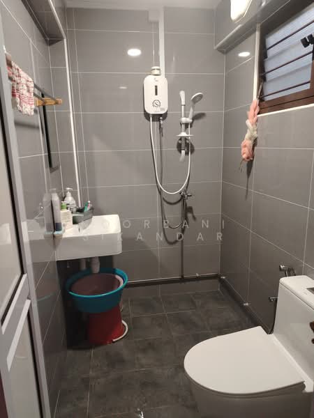 154 Simei Street 1, 154 Simei Street 1, 3 Bedrooms, 1,324 sqft, HDB Flat For Rent, by Noorbani Sikandar, 500198916 - Bathroom - PropertyGuru.com.sg