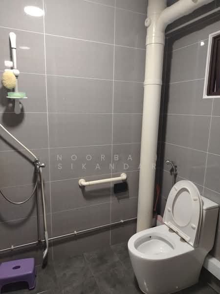 154 Simei Street 1, 154 Simei Street 1, 3 Bedrooms, 1,324 sqft, HDB Flat For Rent, by Noorbani Sikandar, 500198916 - Bathroom - PropertyGuru.com.sg