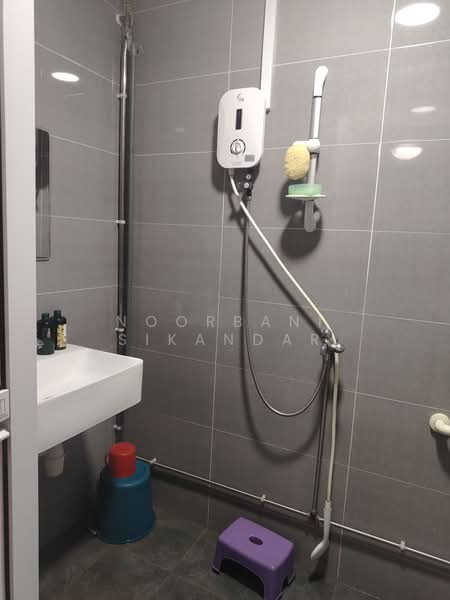 154 Simei Street 1, 154 Simei Street 1, 3 Bedrooms, 1,324 sqft, HDB Flat For Rent, by Noorbani Sikandar, 500198916 - Bathroom - PropertyGuru.com.sg