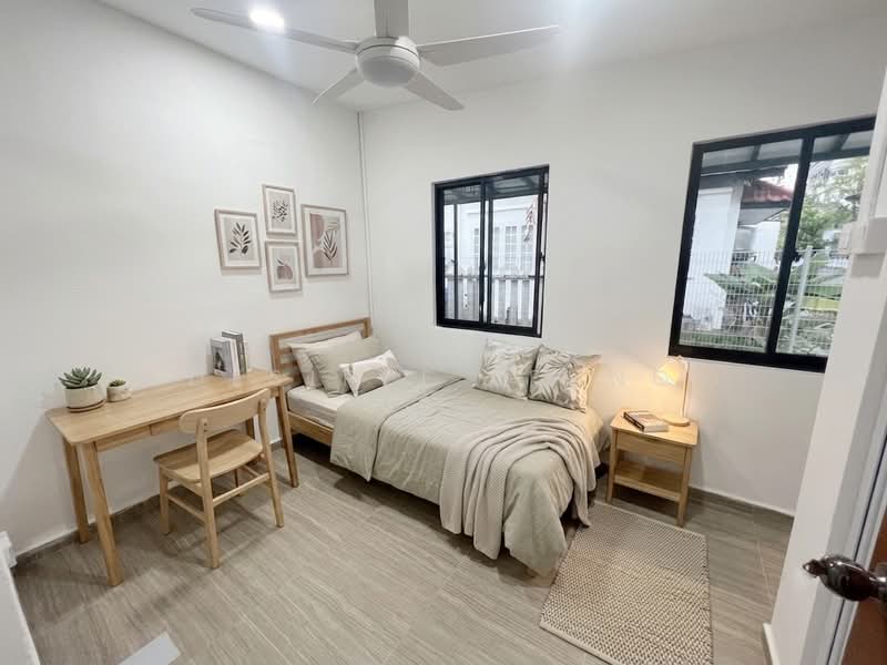 Freehold Semi-Detached | 5-Min Walk to Upper Changi MRT, Jalan Pergam, 5 Bedrooms, 2,500 sqft, Semi-Detached House For Sale, by Desiree Leung, 500198925 - Bedroom - PropertyGuru.com.sg