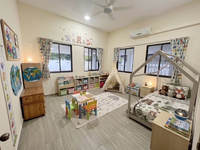 Freehold Semi-Detached | 5-Min Walk to Upper Changi MRT, Jalan Pergam, 5 Bedrooms, 2,500 sqft, Semi-Detached House For Sale, by Desiree Leung, 500198925 - Bedroom - PropertyGuru.com.sg