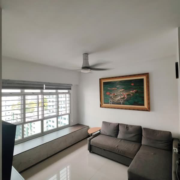 511A Yishun Street 51, 511A Yishun Street 51, 3 Bedrooms, 1,001 sqft, HDB Flat For Sale, by Ng Mary, 500198932 - Living Room - PropertyGuru.com.sg