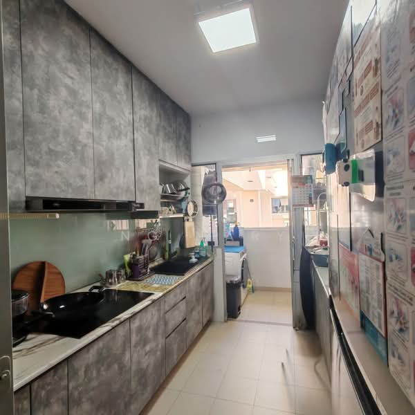511A Yishun Street 51, 511A Yishun Street 51, 3 Bedrooms, 1,001 sqft, HDB Flat For Sale, by Ng Mary, 500198932 - Kitchen - PropertyGuru.com.sg