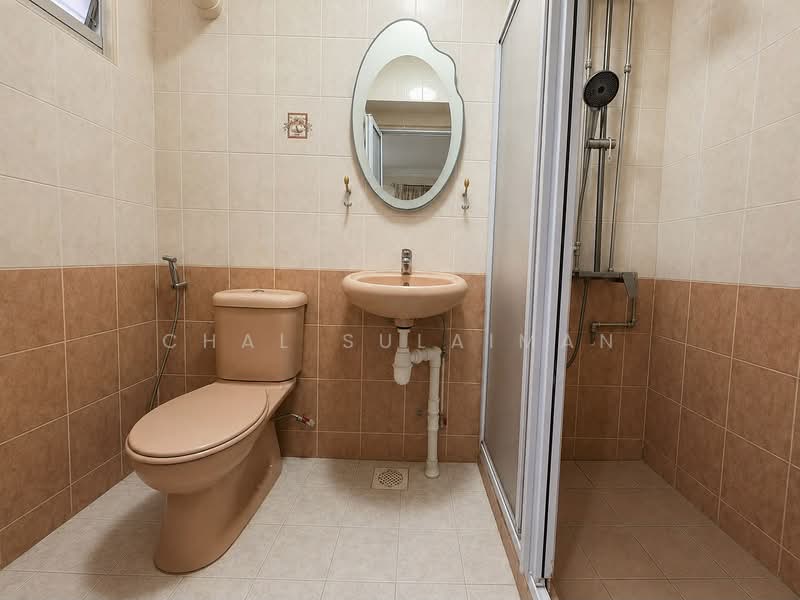 459 Pasir Ris Drive 4, 459 Pasir Ris Drive 4, 4 Bedrooms, 1,528 sqft, HDB Flat For Sale, by Chal Sulaiman, 500198936 - Bathroom - PropertyGuru.com.sg