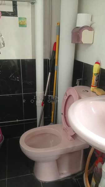 908 Jurong West Street 91, 908 Jurong West Street 91, Room Rental, 120 sqft, HDB Flat For Rent, by Zheng Ronghua 郑荣华, 500198939 - Bathroom - PropertyGuru.com.sg