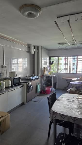 712 Bedok Reservoir Road, 712 Bedok Reservoir Road, 2 Bedrooms, 883 sqft, HDB Flat For Rent, by Jeffrey Lee, 500198941 - Kitchen - PropertyGuru.com.sg