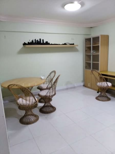 712 Bedok Reservoir Road, 712 Bedok Reservoir Road, 2 Bedrooms, 883 sqft, HDB Flat For Rent, by Jeffrey Lee, 500198941 - Dining Room - PropertyGuru.com.sg