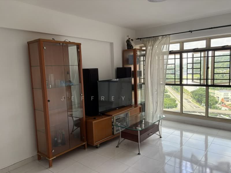 185 Jelebu Road, 185 Jelebu Road, 3 Bedrooms, 1,205 sqft, HDB Flat For Rent, by Jeffrey Lee, 500198944 - Living Room - PropertyGuru.com.sg