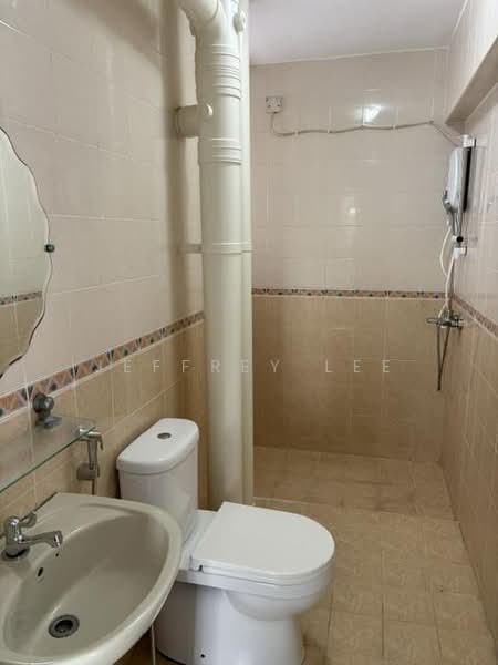 185 Jelebu Road, 185 Jelebu Road, 3 Bedrooms, 1,205 sqft, HDB Flat For Rent, by Jeffrey Lee, 500198944 - Bathroom - PropertyGuru.com.sg